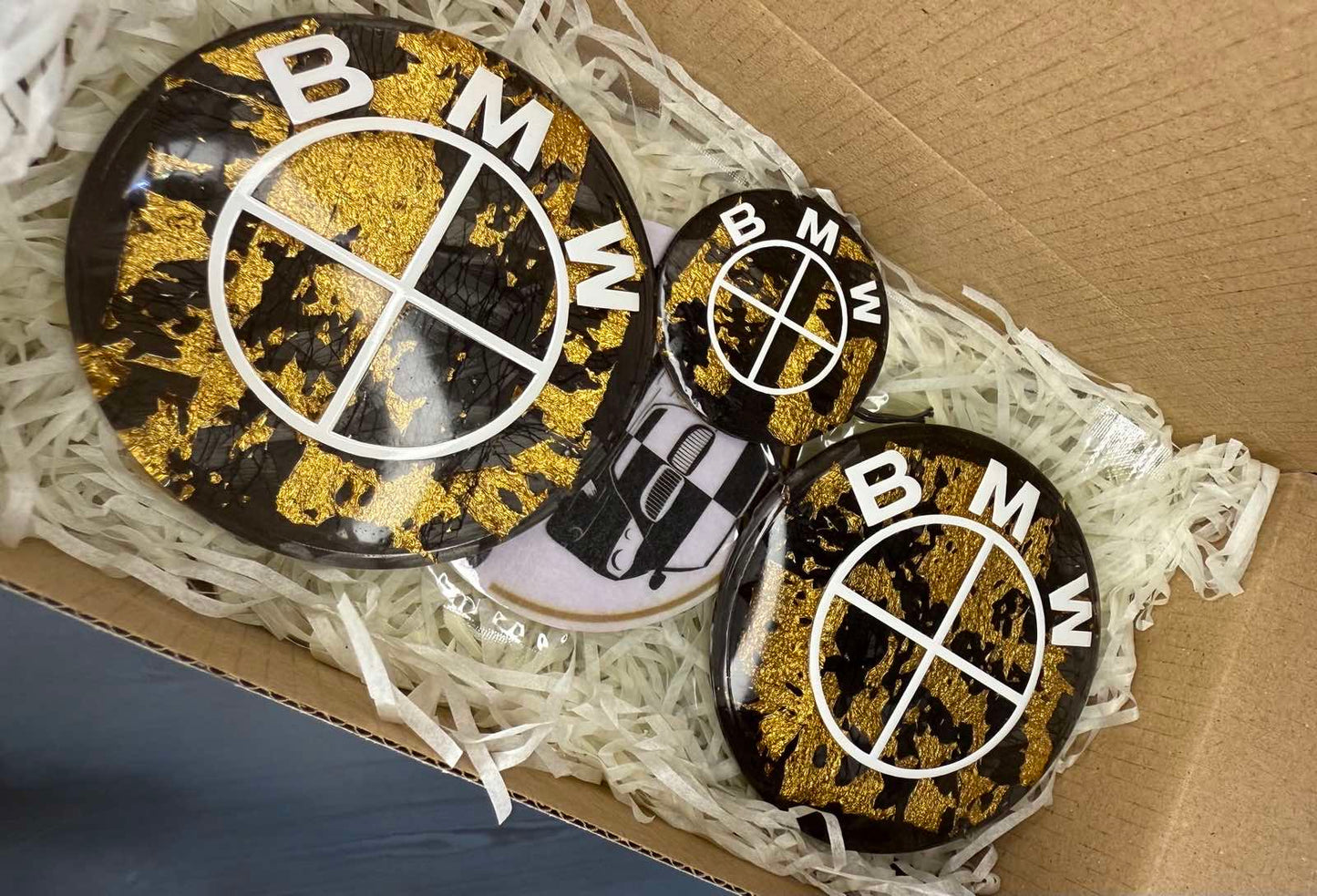 Ръчно Изработени Карбонови Емблеми "24 карата злато" за БМВ